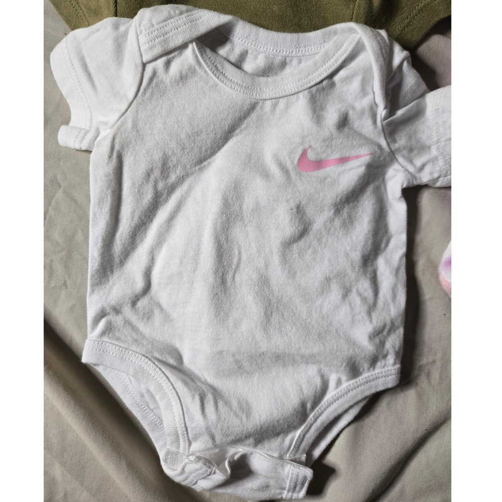 Nike and Cloud Island Baby Girl Newborn Bodysuit and Sleeper Bundle 6 Piece Lot - Picture 4 of 7